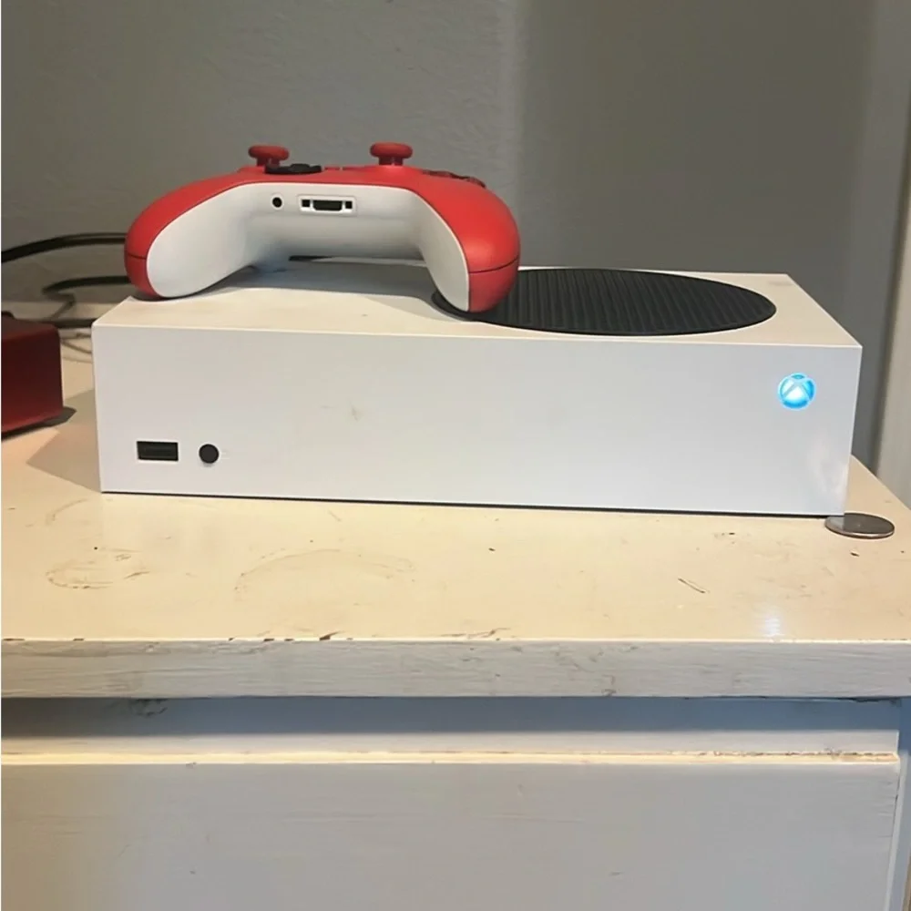 Xbox Series S w/ Controller